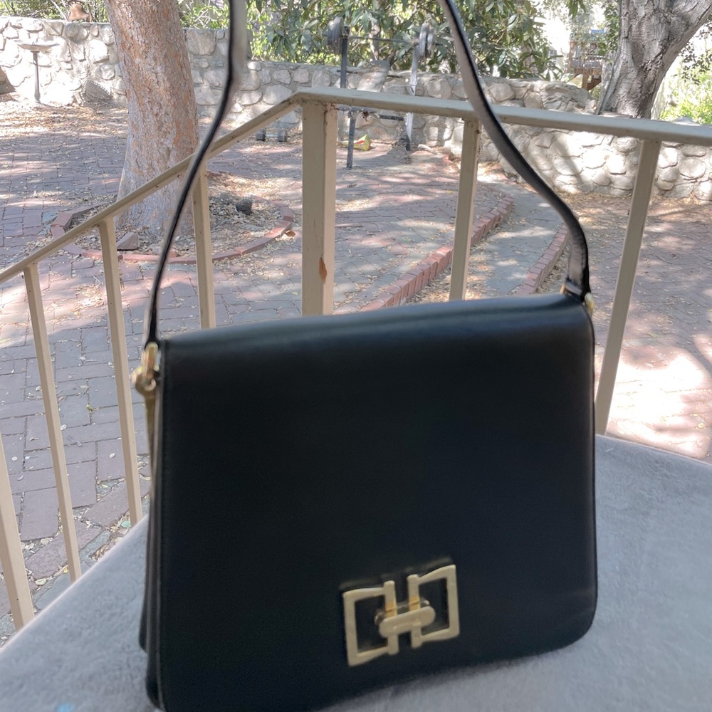 Offers Welcome! Salvatore Ferragamo Bag
